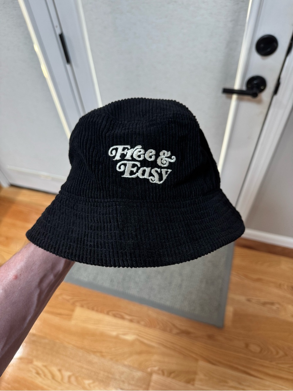 Free & Easy Black Corduroy Bucket Hat Los Angeles “Don’t Trip” One Size unisex